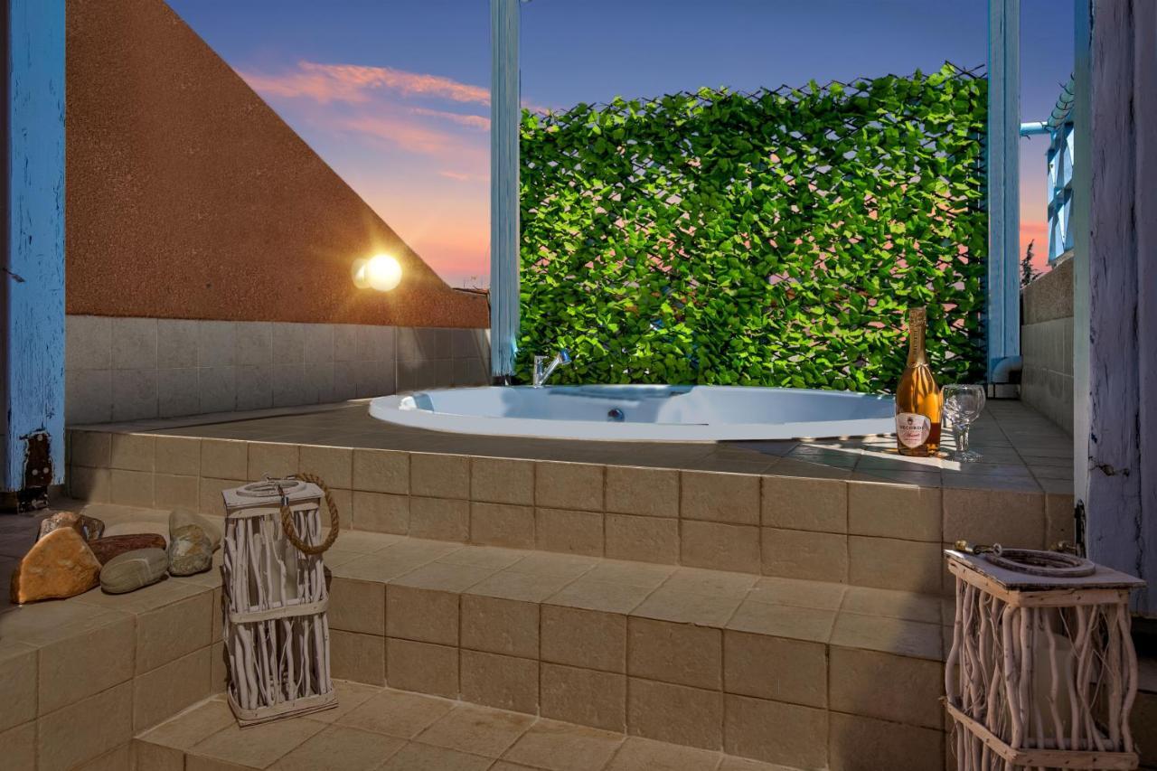 Antonia'S Palace Rooftop Jacuzzi Stunning View Paphos Eksteriør billede